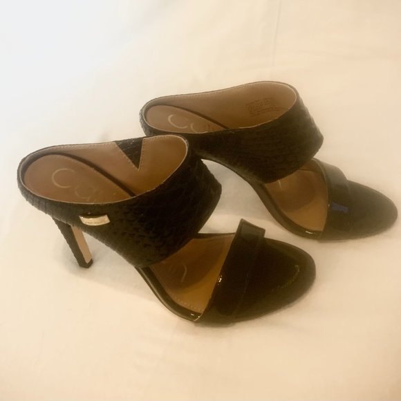 Calvin Klein Size 5 ½ Black “Alligator-Look”  3 ¾” Heel - Picture 7 of 7